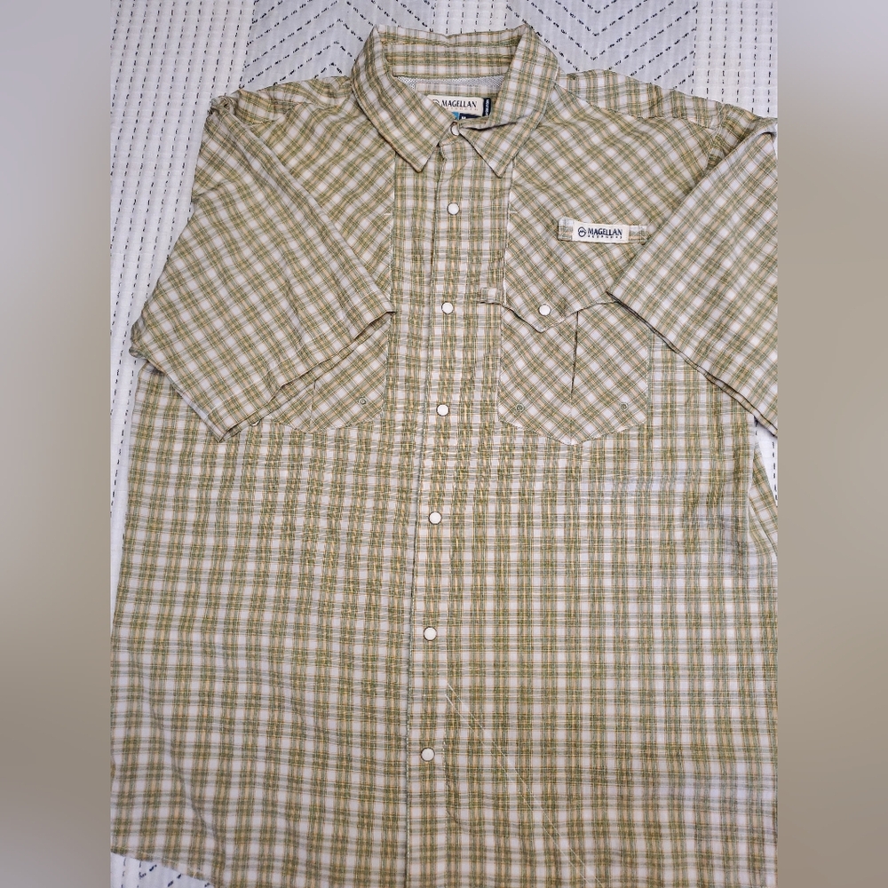 Magellan Outdoors Fish Gear Plaid Shirt Men's M Classic Fit Moisture Wicking